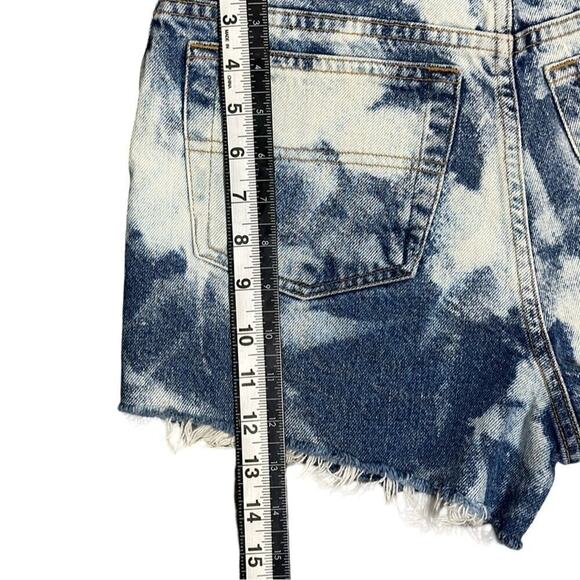 90’s Vintage Tommy Hilfiger Hand Cut & Dyed Light Distressed Jean Shorts - Picture 10 of 10